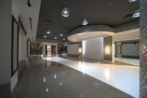 White-Box Boutique in Greater Los Angeles - Image 5