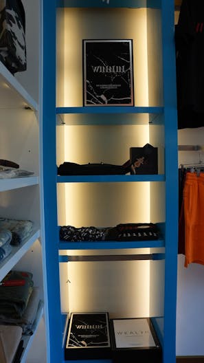 Beautiful boutique space in the heart of the Fairfax District - Image 3