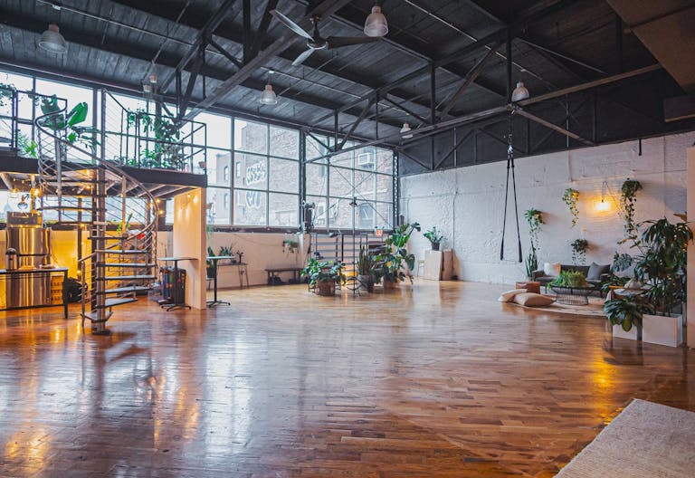 Sunny Plant Filled Dumbo Restored Warehouse // Perfect for Photo shoots/Dinner Parties/Events - Image 0