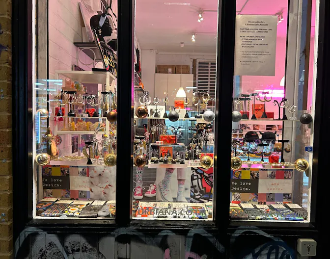 Window Shelf- Prime Spot- Brick Lane - Image 0