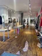 Emplacement pop-up store num�ro 1 - Boutique situ�e entre la place Victor Hugo et le Starbuck caf�. - Image 1