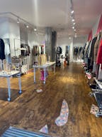 Emplacement pop-up store num�ro 1 - Boutique situ�e entre la place Victor Hugo et le Starbuck caf�. - Image 1