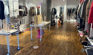 Emplacement pop-up store num�ro 1 - Boutique situ�e entre la place Victor Hugo et le Starbuck caf�. - Image 1