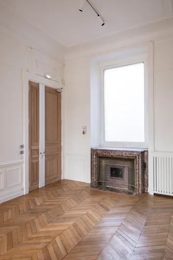 Un luxueux appartement en face du jardin des tuilerie - Image 2