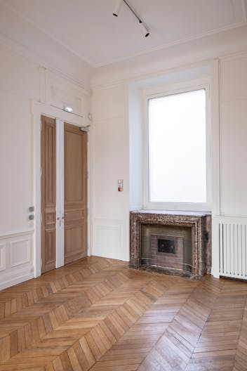 Un luxueux appartement en face du jardin des tuilerie - Image 2