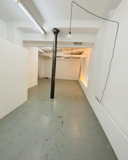 pop up store, vast and bright Haut Marais Paris - Image 3