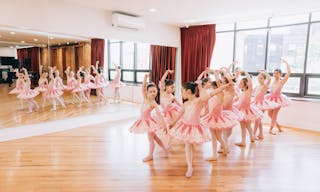 Modern Bright Studio for Events, Photoshoots and Meetings - Image 12