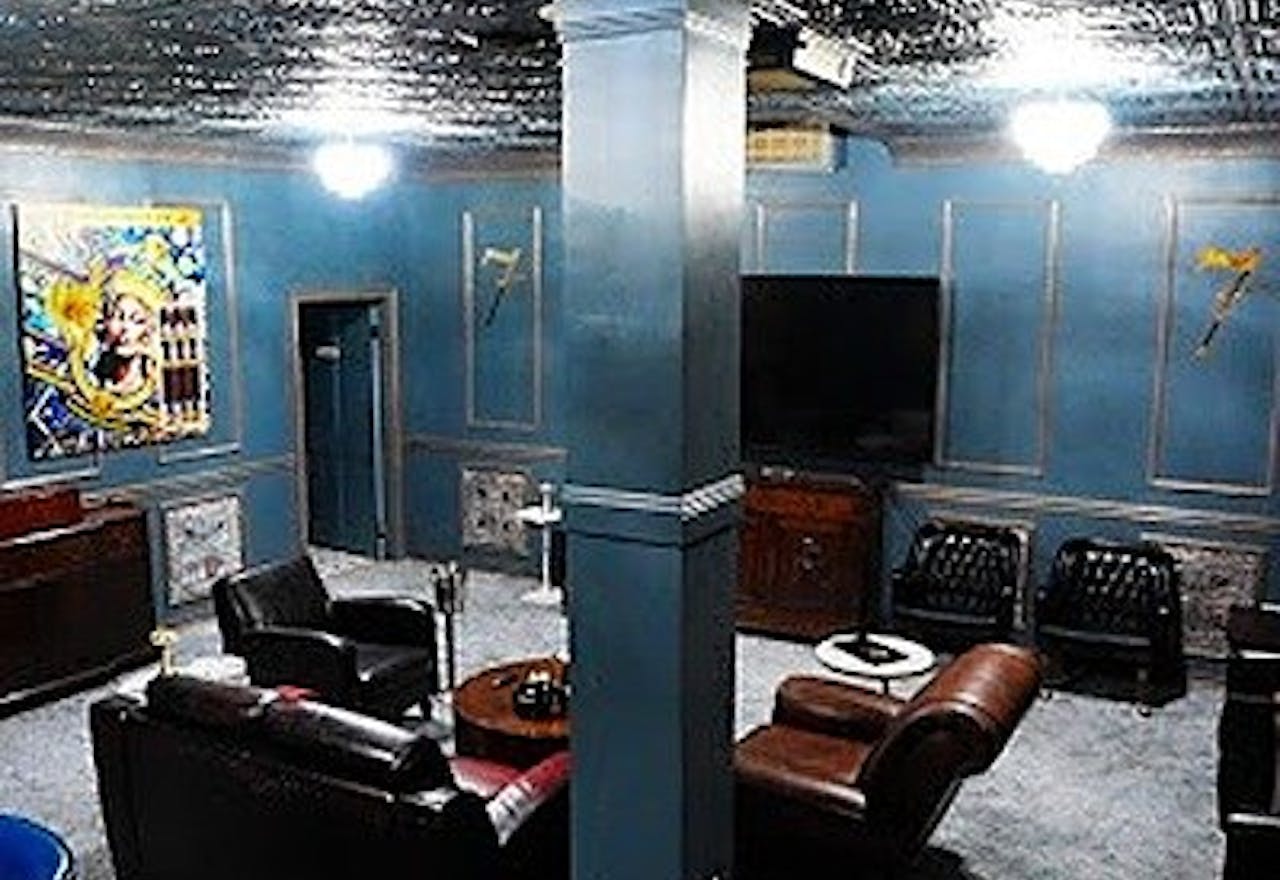 Hollywood Cigar Bar & Lounge - Image 2
