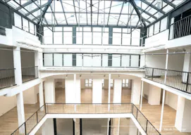 Rue Saint Merri Grand Showroom - Image 1