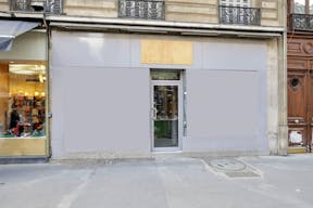 Store in Saint-Germain-des-Pr�s - Image 4