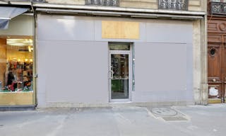 Store in Saint-Germain-des-Pr�s - Image 4
