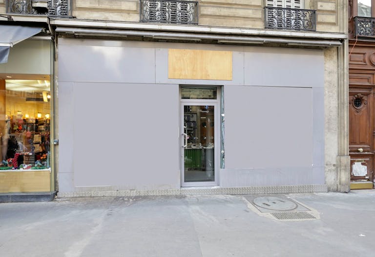 Store in Saint-Germain-des-Pr�s - Image 4