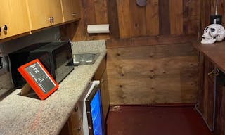 Old-School Funky Recording Studio now turned Acting School - Image 10