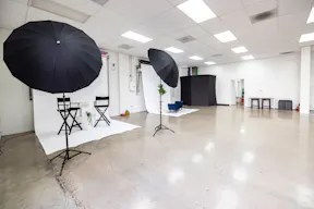 Orange County 1800 sq ft Studio - Image 17