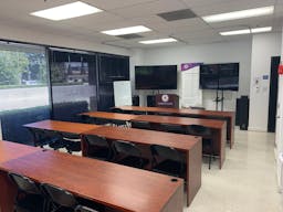 Spacious , quiet and clean room 127 at University of San Jose - Image 1