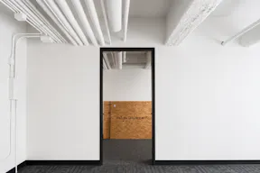 Modern Whitebox Space in Fisherman’s Wharf - Image 5