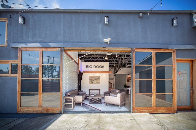 Chic industrial space with a cyc stage - Image 1