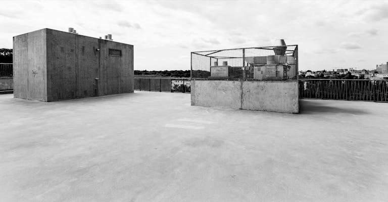 DYNAMIC POP-UP VENUE IN BERLIN // ROOFTOP & TERRACE AVAIL - Image 4