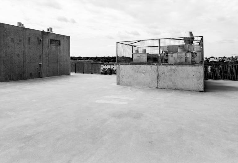 DYNAMIC POP-UP VENUE IN BERLIN // ROOFTOP & TERRACE AVAIL - Image 4