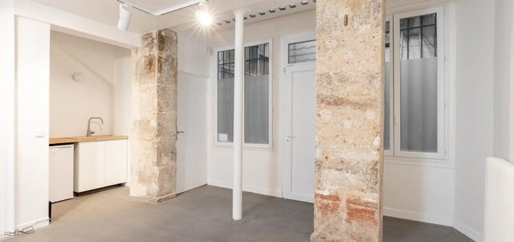 70 sqm Gallery and Showroom on Rue de Turenne, Paris