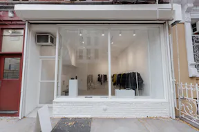 Street-Level Pop-Up, Showroom & Gallery Space in New York - Image 2