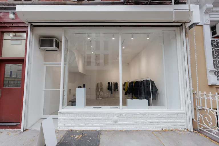 Street-Level Pop-Up, Showroom & Gallery Space in New York - Image 2