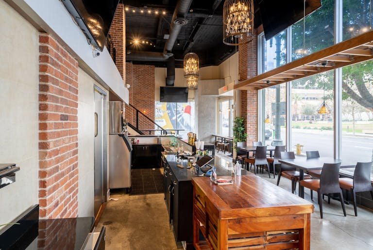 Restaurant/Bar in heart of DTLA - Image 3