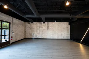Private Bunker Style with outdoor area - Image 2