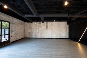 Private Bunker Style with outdoor area - Image 2