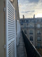 7th Arrondissement Showroom - Image 11