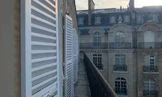 7th Arrondissement Showroom - Image 11