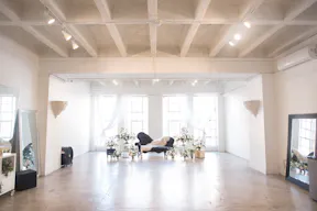 DTLA Grand Loft with High Ceilings - Image 5