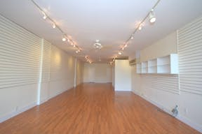 Perfect Retail Space in the Heart of East Hampton - Image 2