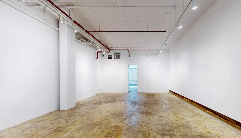 Street Level Chelsea Gallery with Outdoor Terrace - Image 1
