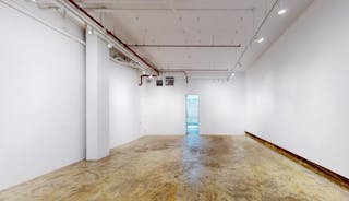 Street Level Chelsea Gallery with Outdoor Terrace - Image 1