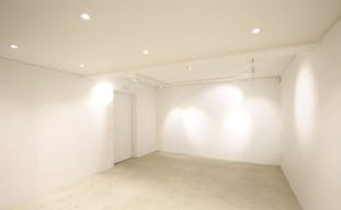 Shop in Paris - Image 3