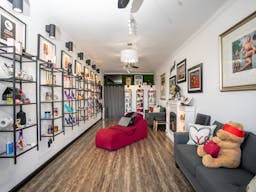 Intimate Boutique - perfect for pop-up store - Image 0