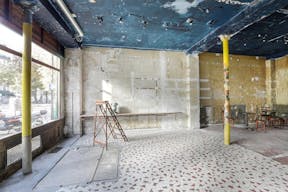 Superbe boutique devanture d'�poque, murs bruts - Image 5