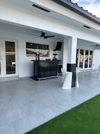 West Kendal Home with resort style infinity pool. - Image 3