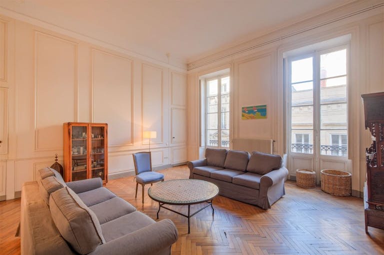 Appartement de reception Place des Quiconces - Image 2