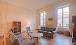 Appartement de reception Place des Quiconces - Image 2