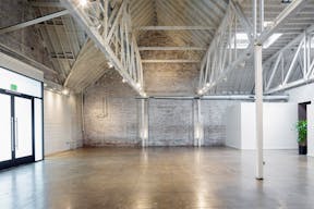 Beautiful Warehouse in South Park - Image 0