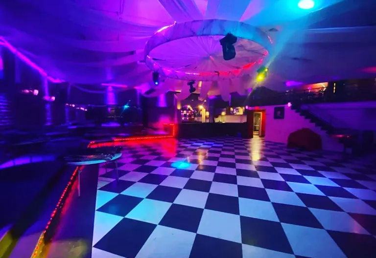 Beverly banquet hall - Image 0