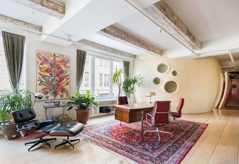 Amazing Showroom Space - Image 1