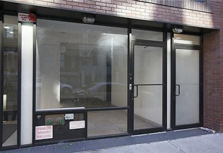 Storefront white box in East Village - Image 3