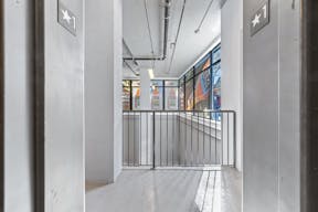 Prime Williamsburg (Kent Avenue-Domino Park) Pop-up Store/ Art Gallery - Image 8