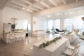 DTLA Grand Loft with High Ceilings - Image 11