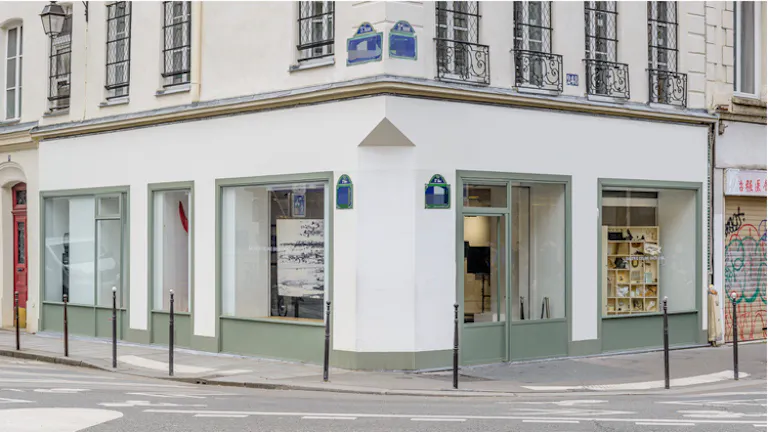 CORNER STORE - 8M LONG WINDOW - POP-UP / GALLERY / SHOWROOM BOUTIQUE - ESPACE TRIGRAM - GRAVILLIERS - Image 1