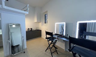 Three Historic Parisian Ateliers - Image 21