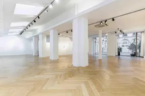 Un Showroom Prestigieux en Plein Marais - Image 2
